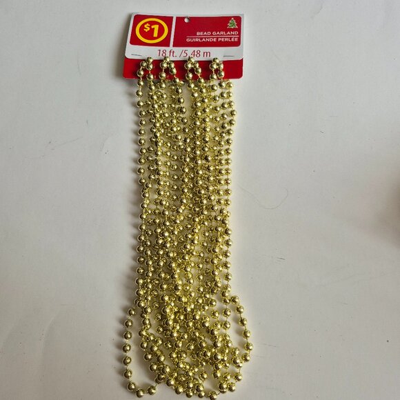 Lot of Red and Gold Christmas Tree Decorations - Picture 6 of 8